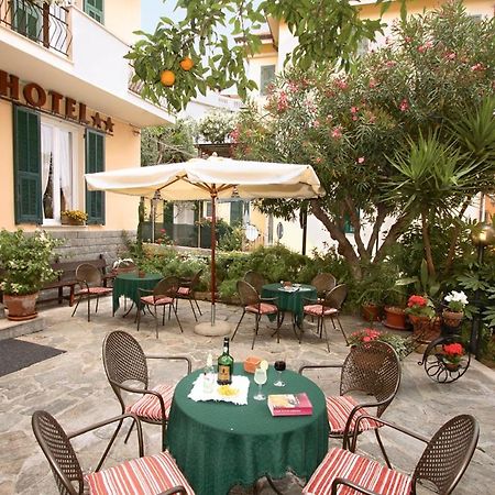 Hotel Villa Bianca Laigueglia Buitenkant foto