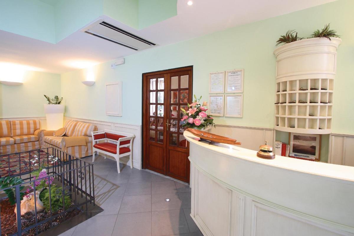 Hotel Villa Bianca Laigueglia Buitenkant foto