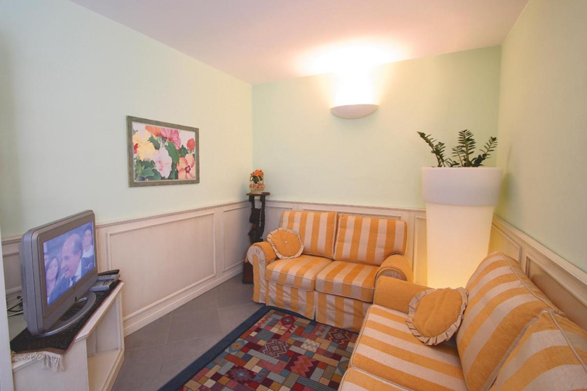 Hotel Villa Bianca Laigueglia Buitenkant foto